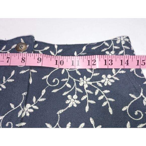 MI AMI: Navy Embroidered Zip-Up Shorts, Women's Size S (New - Button Included) - Picture 4 of 5